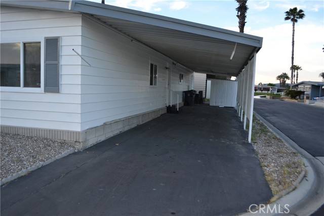 Hemet, CA 92545,601 N Kirby ST 33