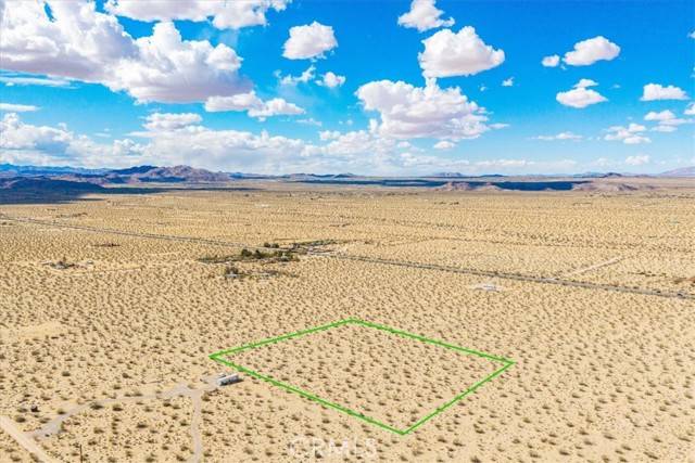 Joshua Tree, CA 92252,8114 Cottonwood DR