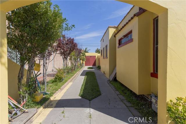 Huntington Park, CA 90255,2725 Grand AVE