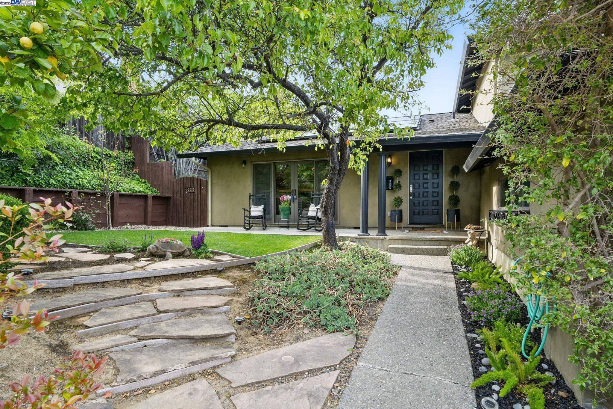 Vacaville, CA 95688,449 La Cresta