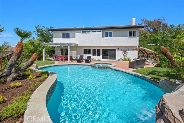 Anaheim Hills, CA 92807,1039 S Road Runner RD