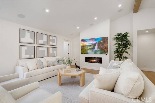 Newport Beach, CA 92660,2812 Carob ST