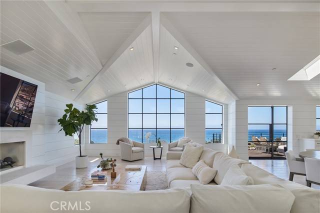 Laguna Beach, CA 92651,365 Pinecrest DR