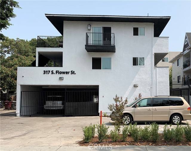 Santa Ana, CA 92703,317 S Flower ST
