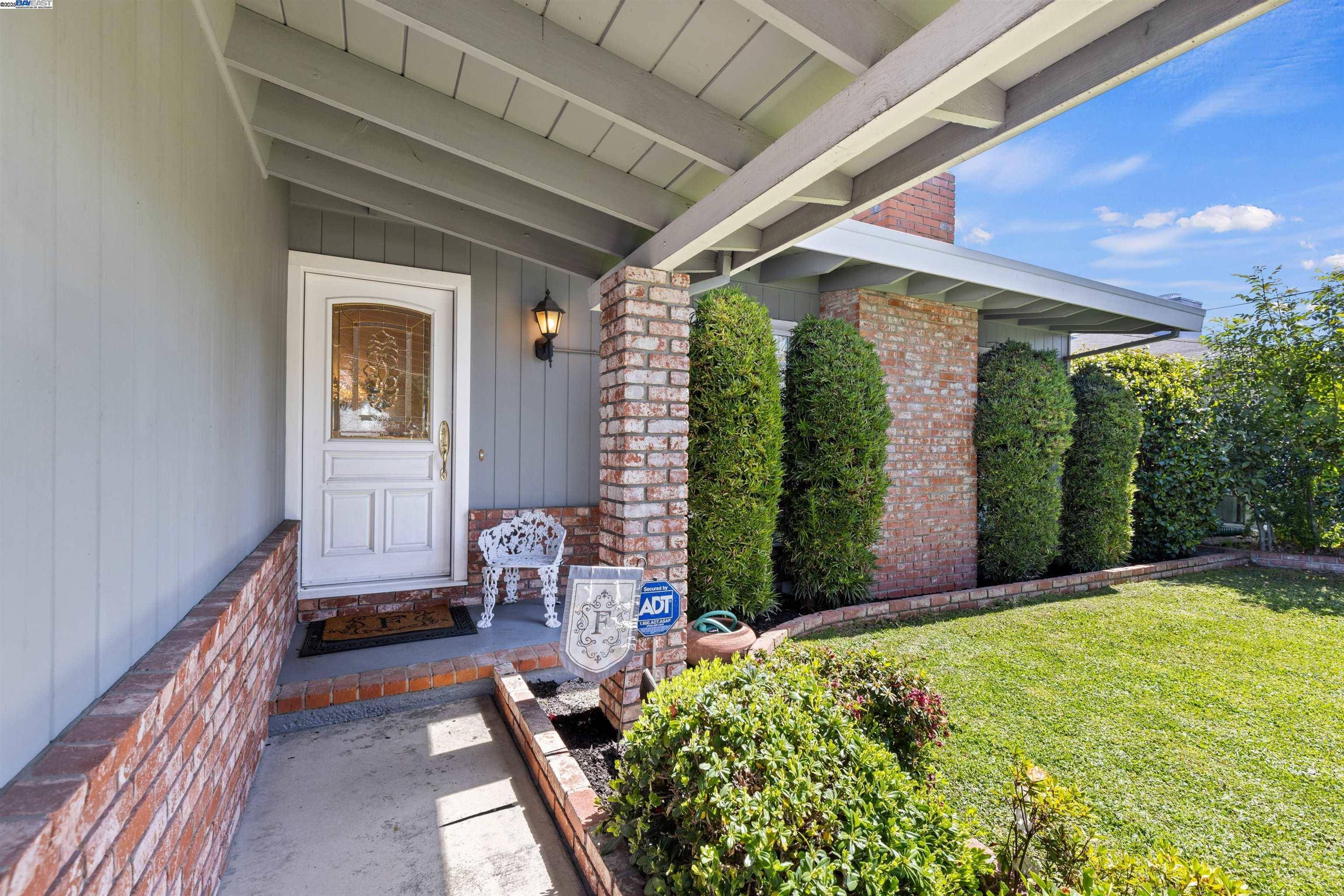 Hayward, CA 94544,24694 Broadmore Ave