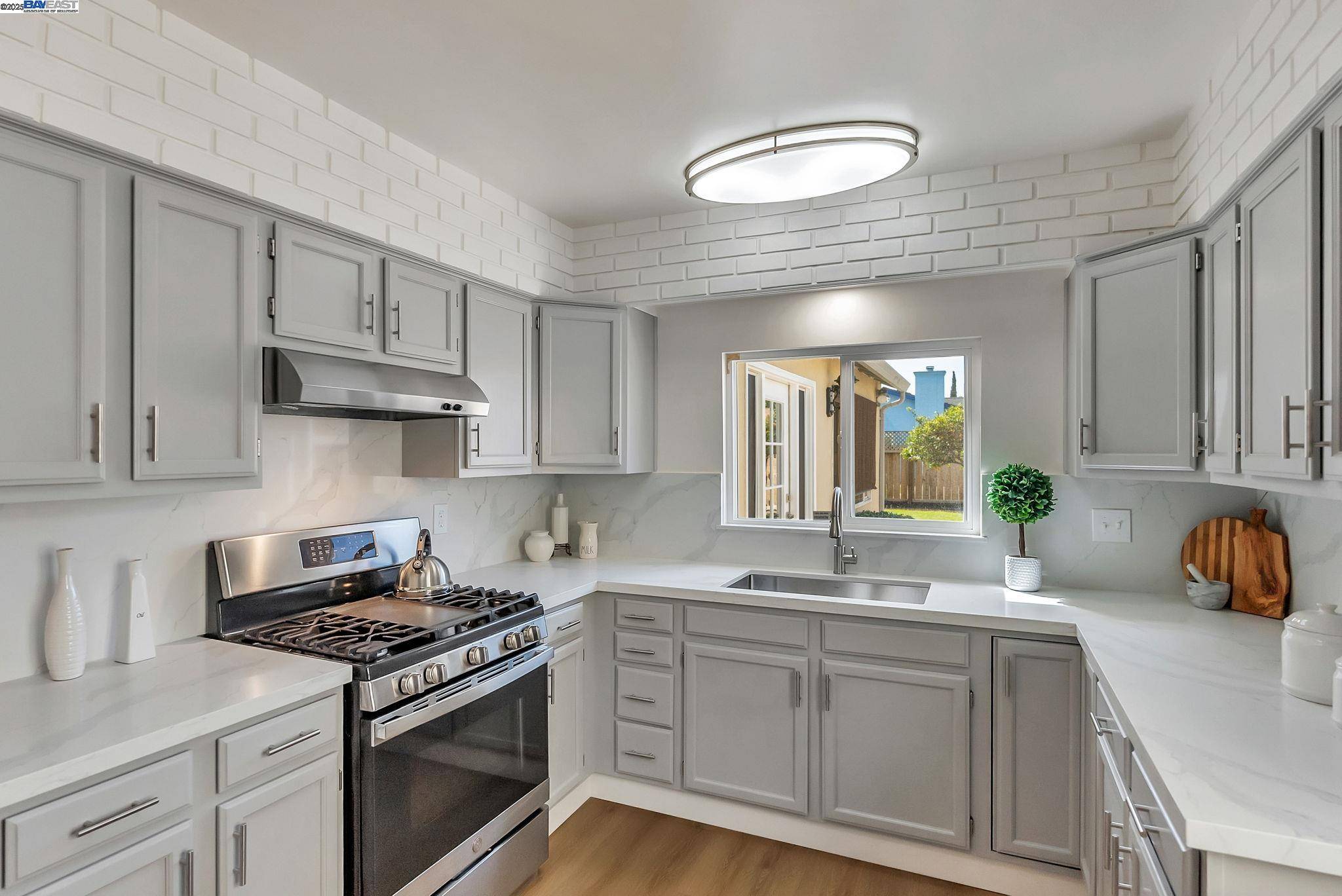 San Lorenzo, CA 94580,1136 Via Esperanza