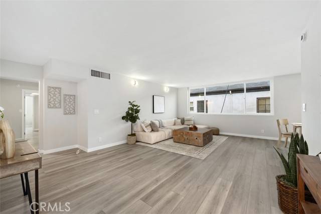 Beverly Hills, CA 90212,9950 Durant DR 208