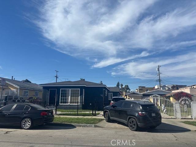 Los Angeles, CA 90003,121 W 71st ST