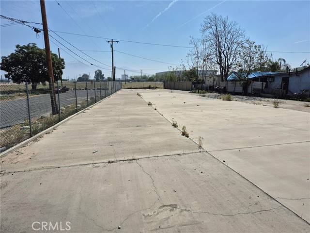 Highland, CA 92410,27489 4th ST