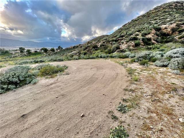 Wildomar, CA 92595,1 Sheri LN