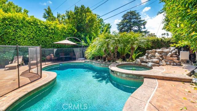 Sherman Oaks, CA 91423,4461 Stern AVE