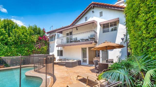 Sherman Oaks, CA 91423,4461 Stern AVE