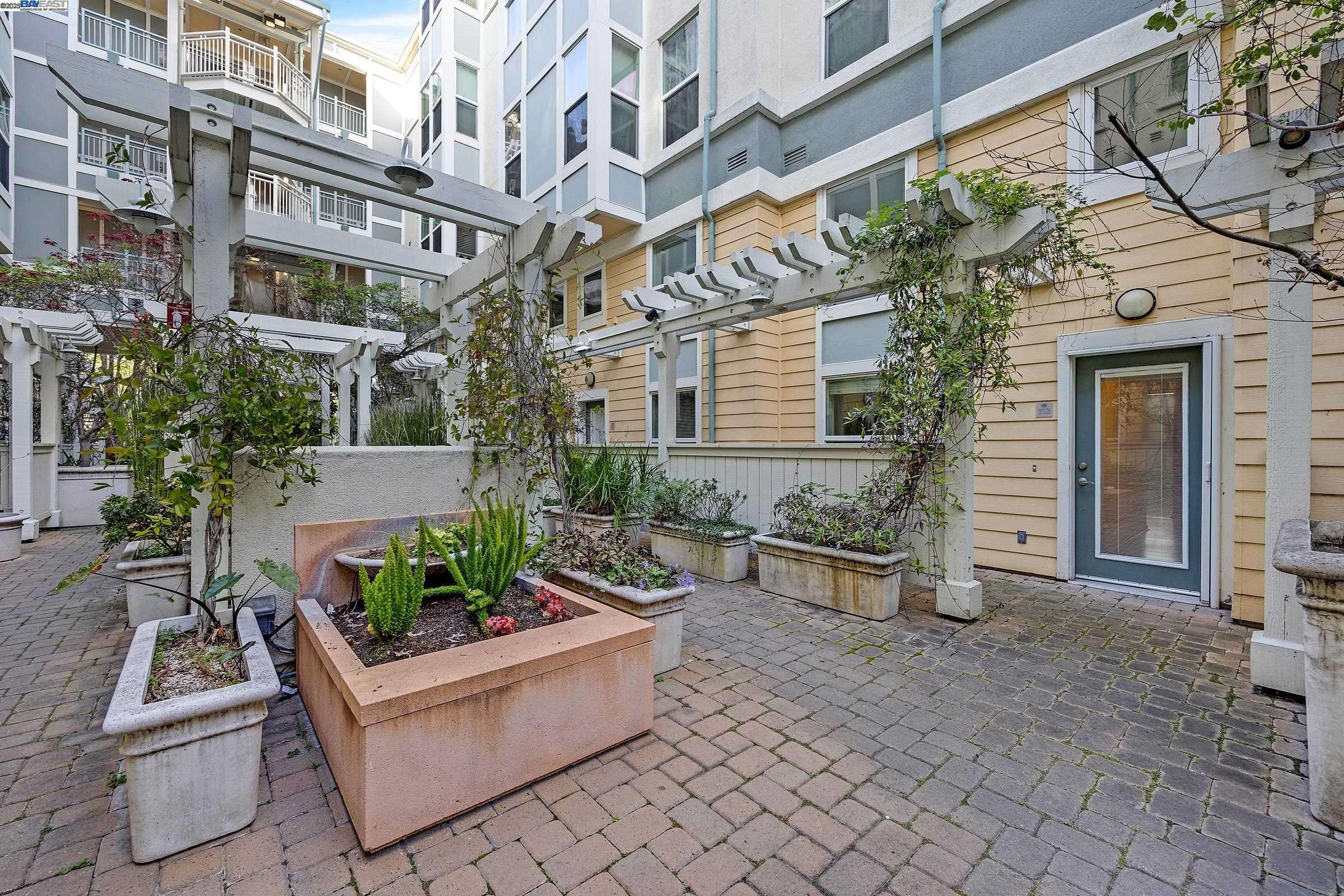 Oakland, CA 94607,655 12Th St 113