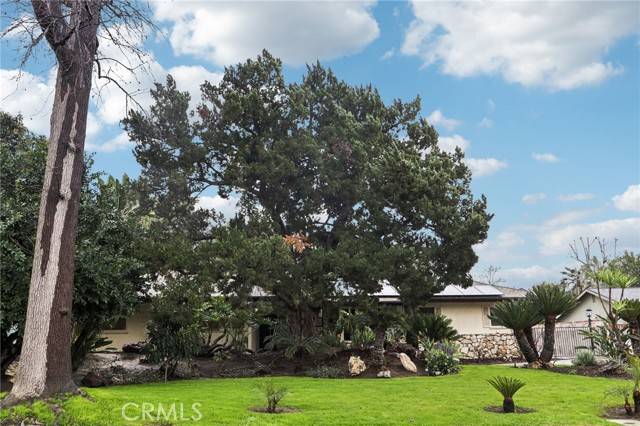 CA 91325,8942 Oak Park AVE