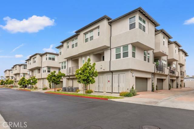 Anaheim, CA 92805,1707 W Bushell