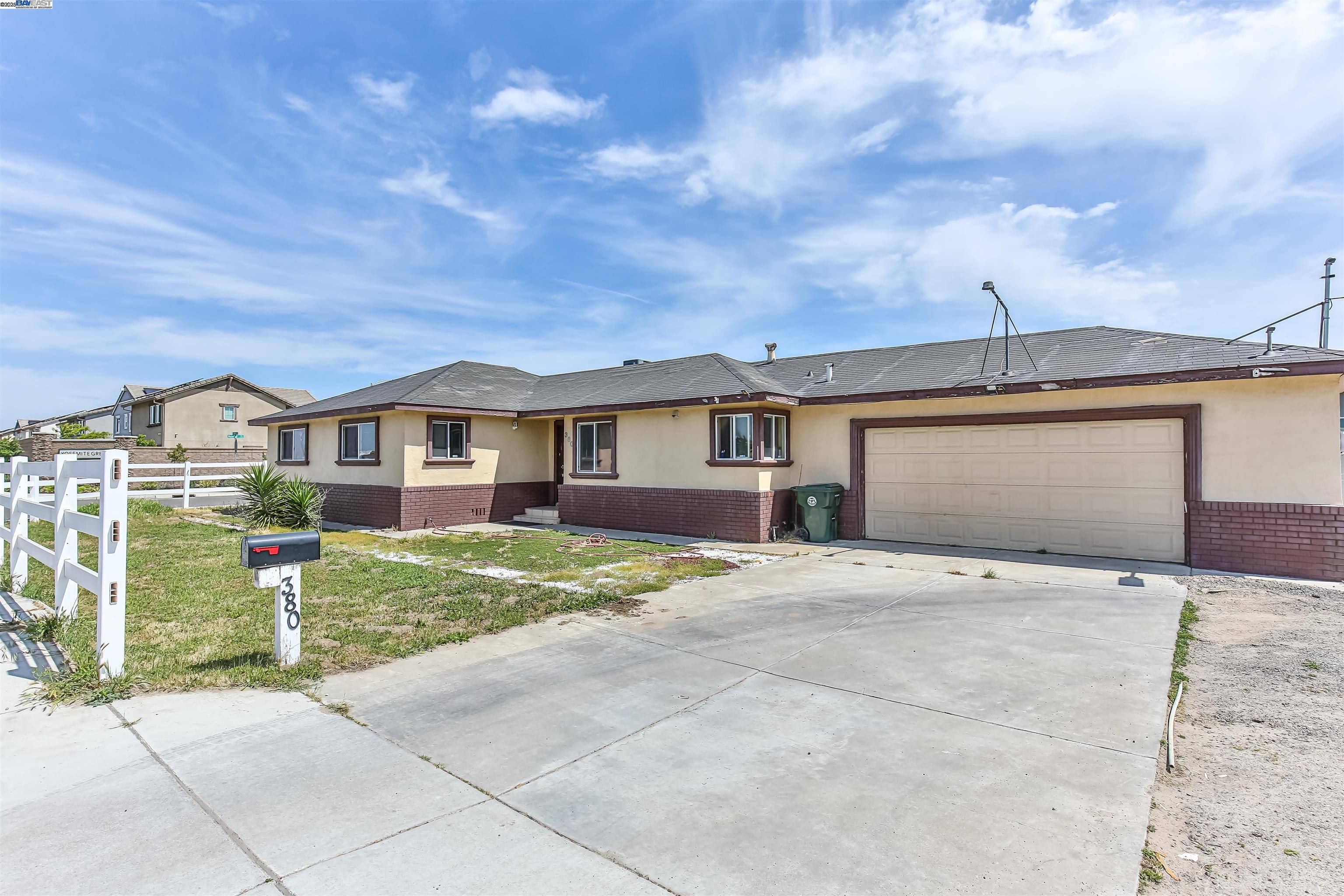 Manteca, CA 95337,380 N Airport WAY