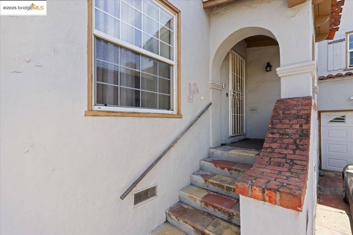Oakland, CA 94621,1576 76Th Ave