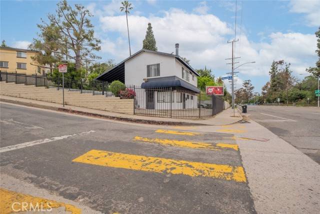 Los Angeles, CA 90039,2254 Riverside DR