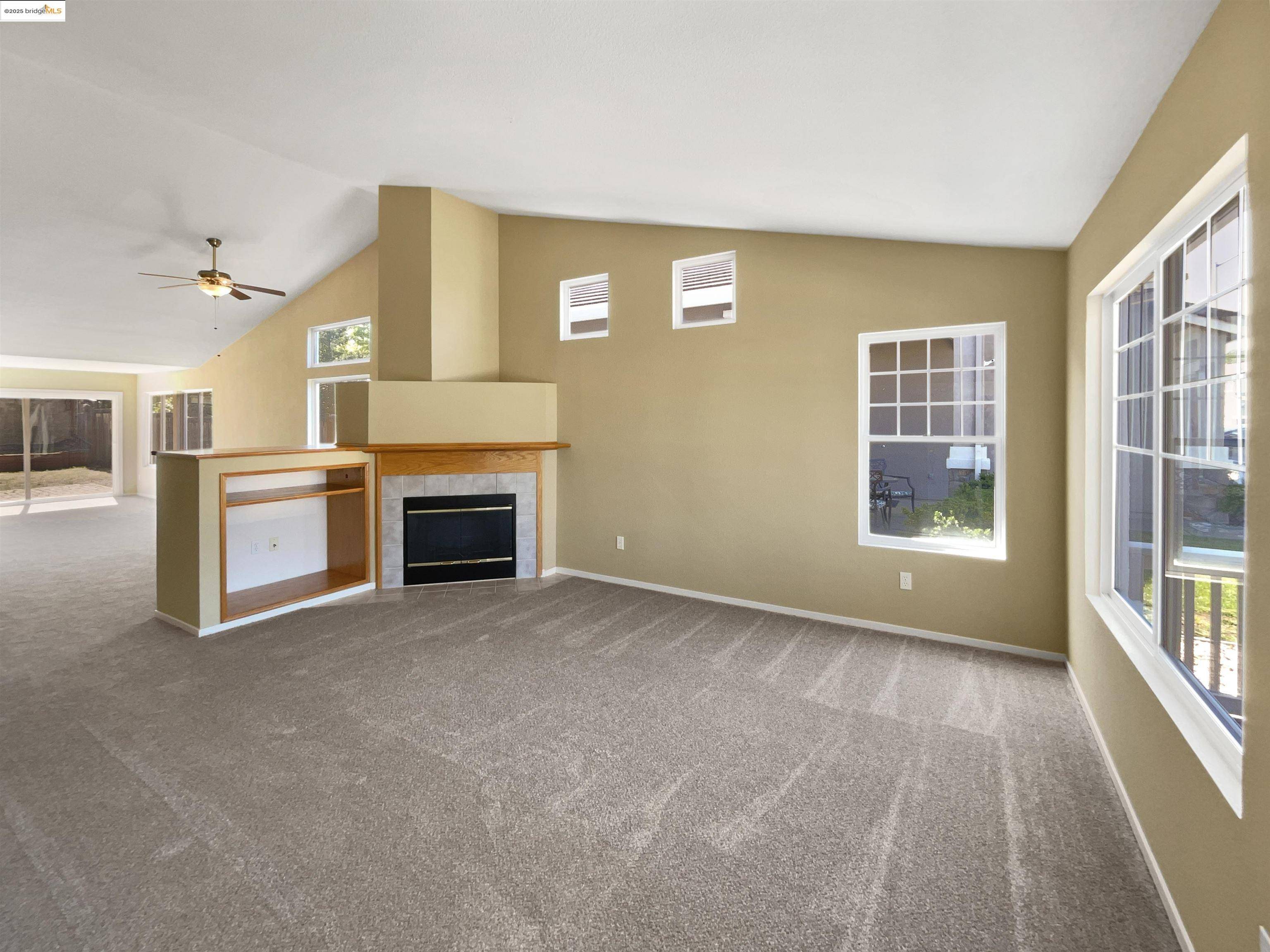Vacaville, CA 95687,1111 Cloverbrook Cir