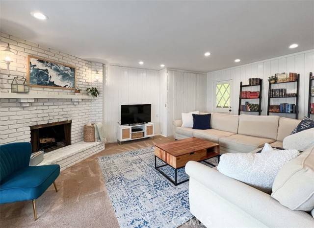 Redondo Beach, CA 90277,322 Calle De Arboles