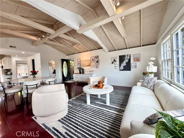 Laguna Beach, CA 92651,1056 Glenneyre ST