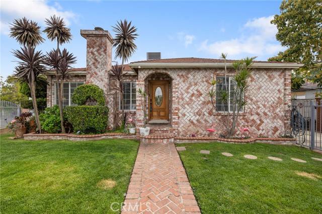 Reseda, CA 91335,19500 Bassett ST