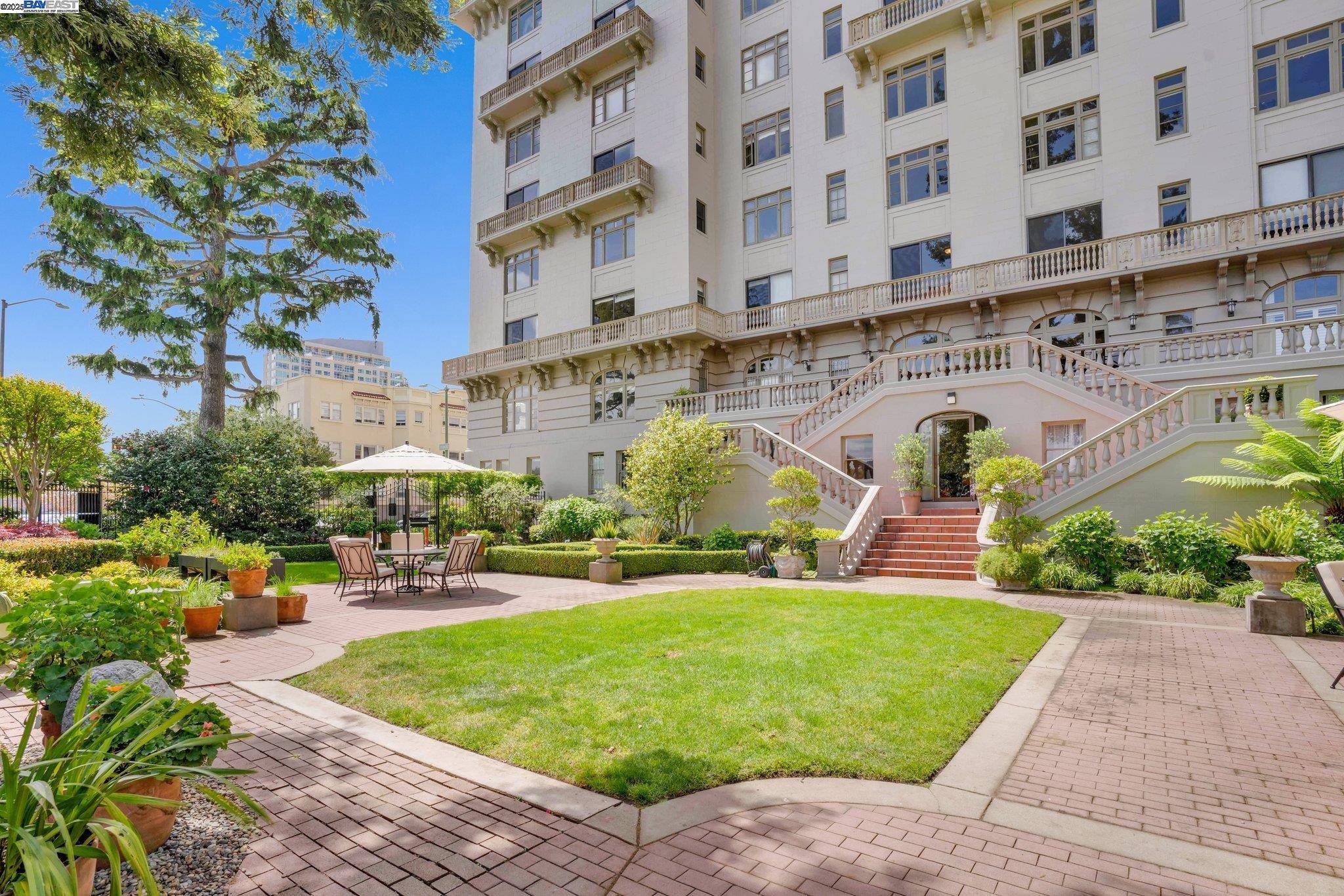 Oakland, CA 94612,Lakeside Dr