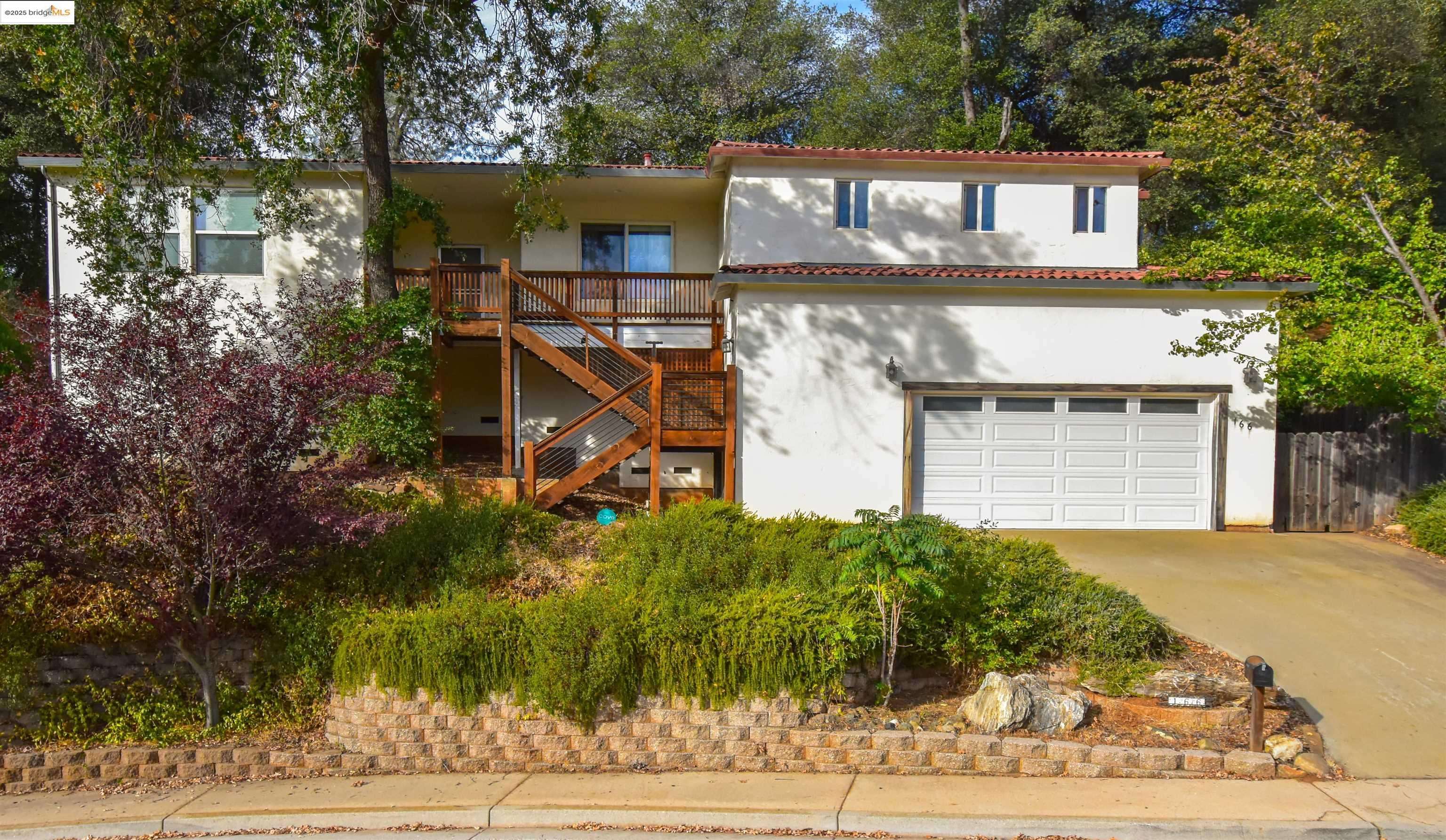 Sonora, CA 95370,166 Pesce WAY
