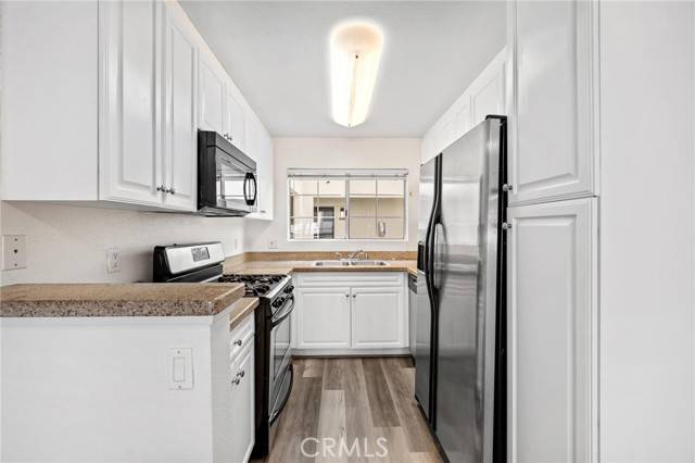 Woodland Hills, CA 91367,21550 Burbank BLD 117