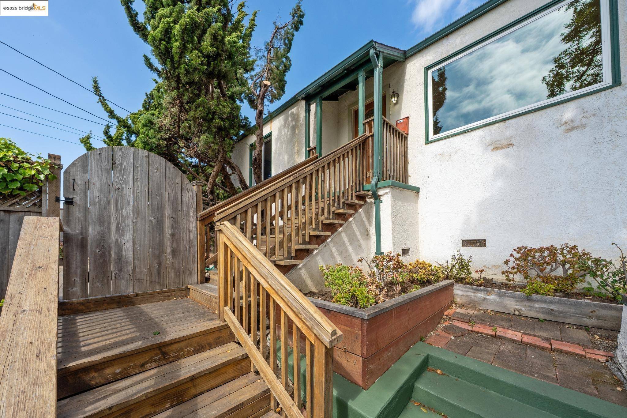 El Cerrito, CA 94530,924 Balra Dr