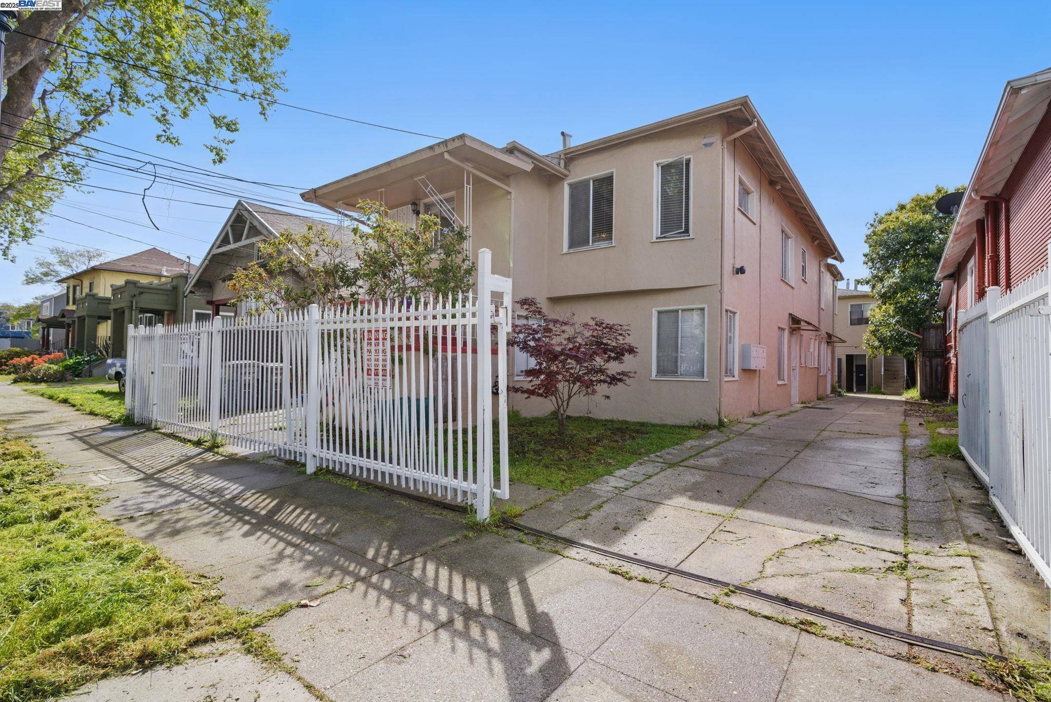 Berkeley, CA 94702,1420 Alcatraz Ave