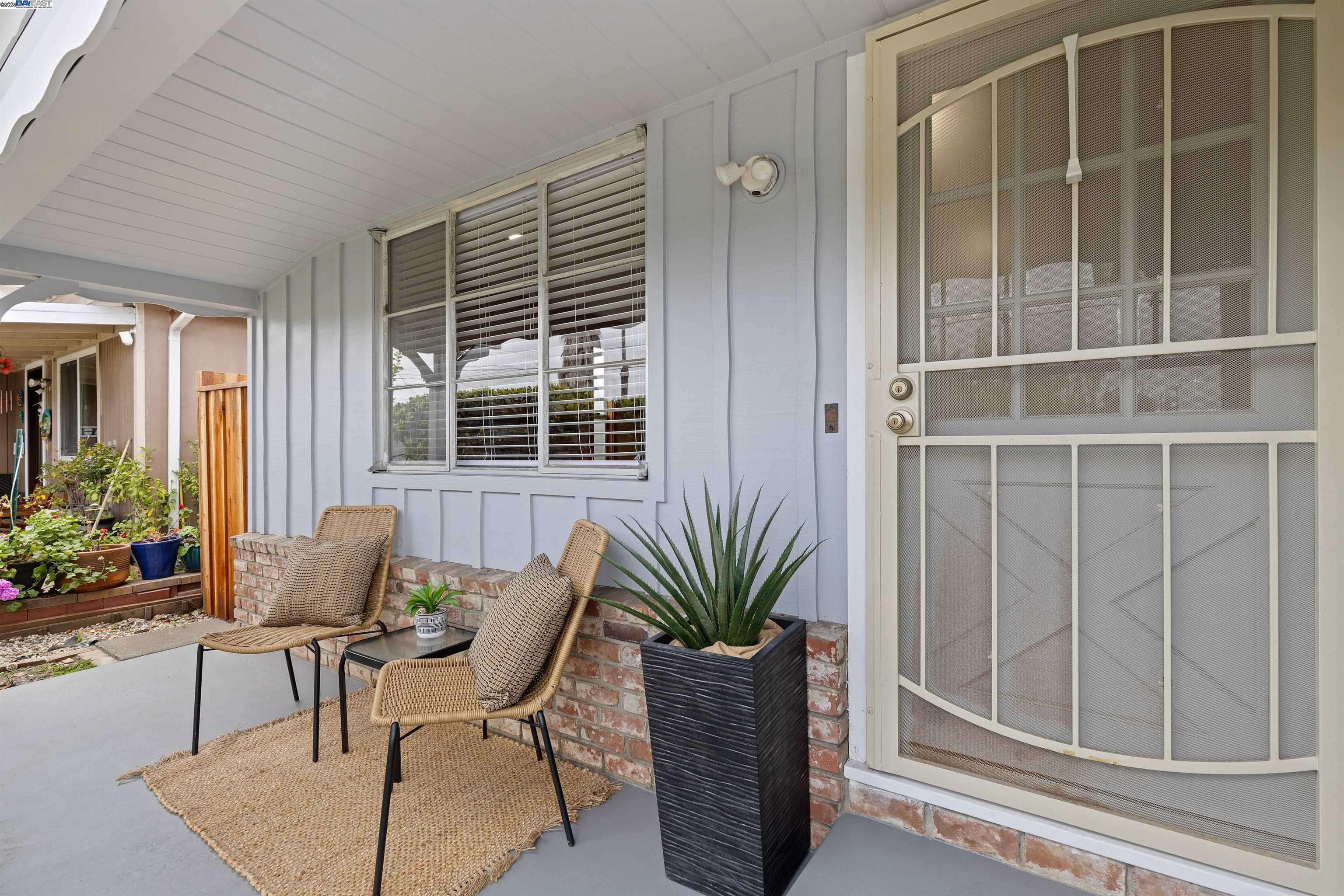 Hayward, CA 94544,684 Carmar St