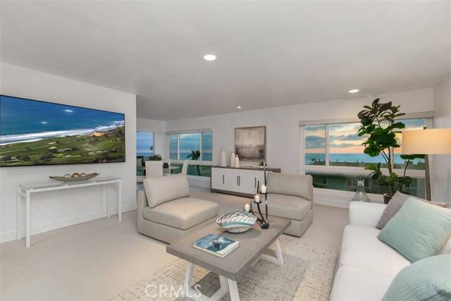 Laguna Beach, CA 92651,21703 Ocean Vista Drive 204