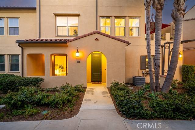 Irvine, CA 92618,202 Borrego