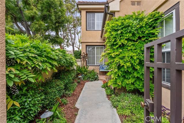 Newport Coast, CA 92657,1 Giverny