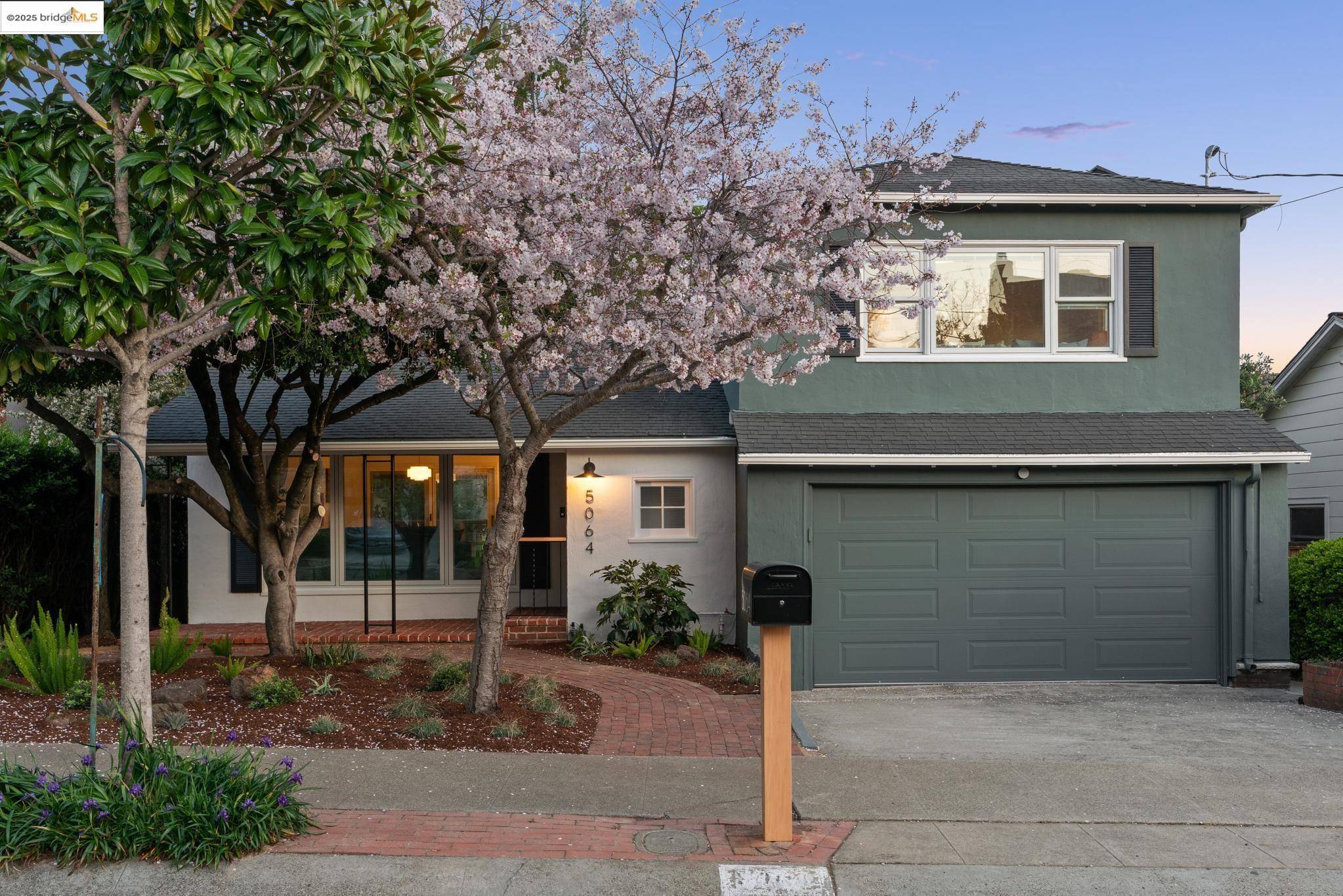 Oakland, CA 94602,5064 Kearney Ave