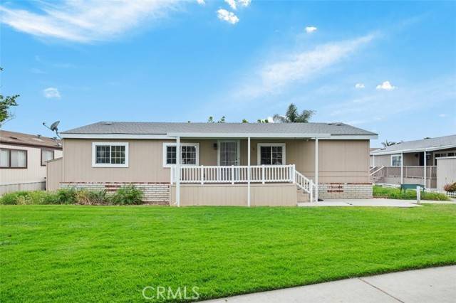 Anaheim, CA 92807,5815 E La Palma AVE 76