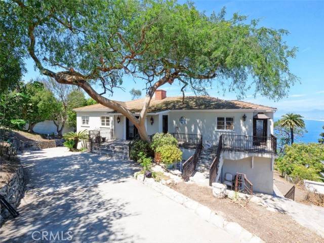 Palos Verdes Estates, CA 90274,925 Via Nogales