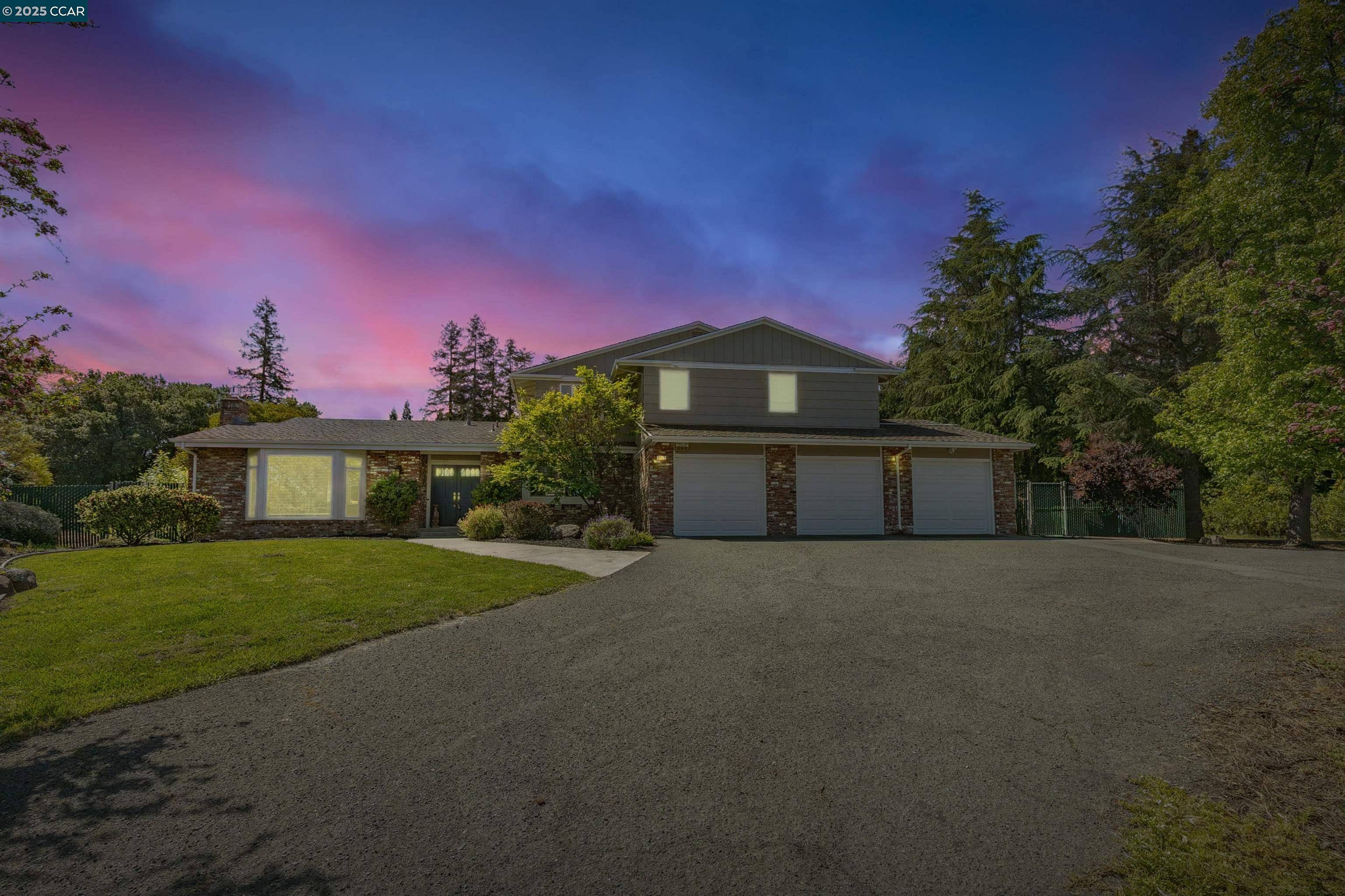 Walnut Creek, CA 94598,2927 Comistas DR
