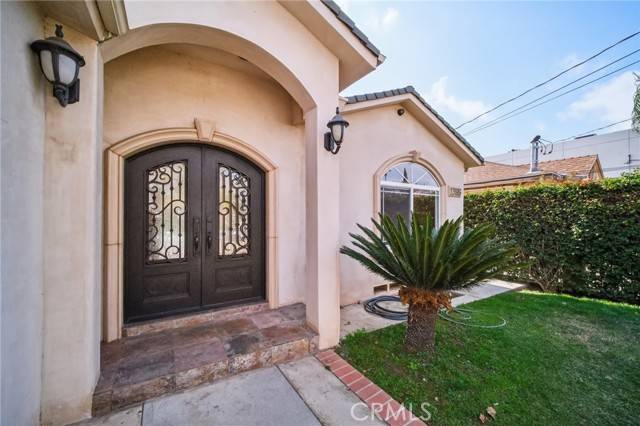 Van Nuys, CA 91401,13816 Bessemer ST