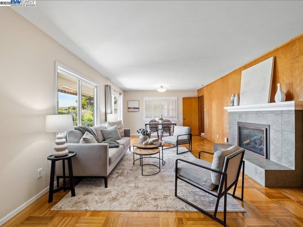 Castro Valley, CA 94546,4311 Circle Ave