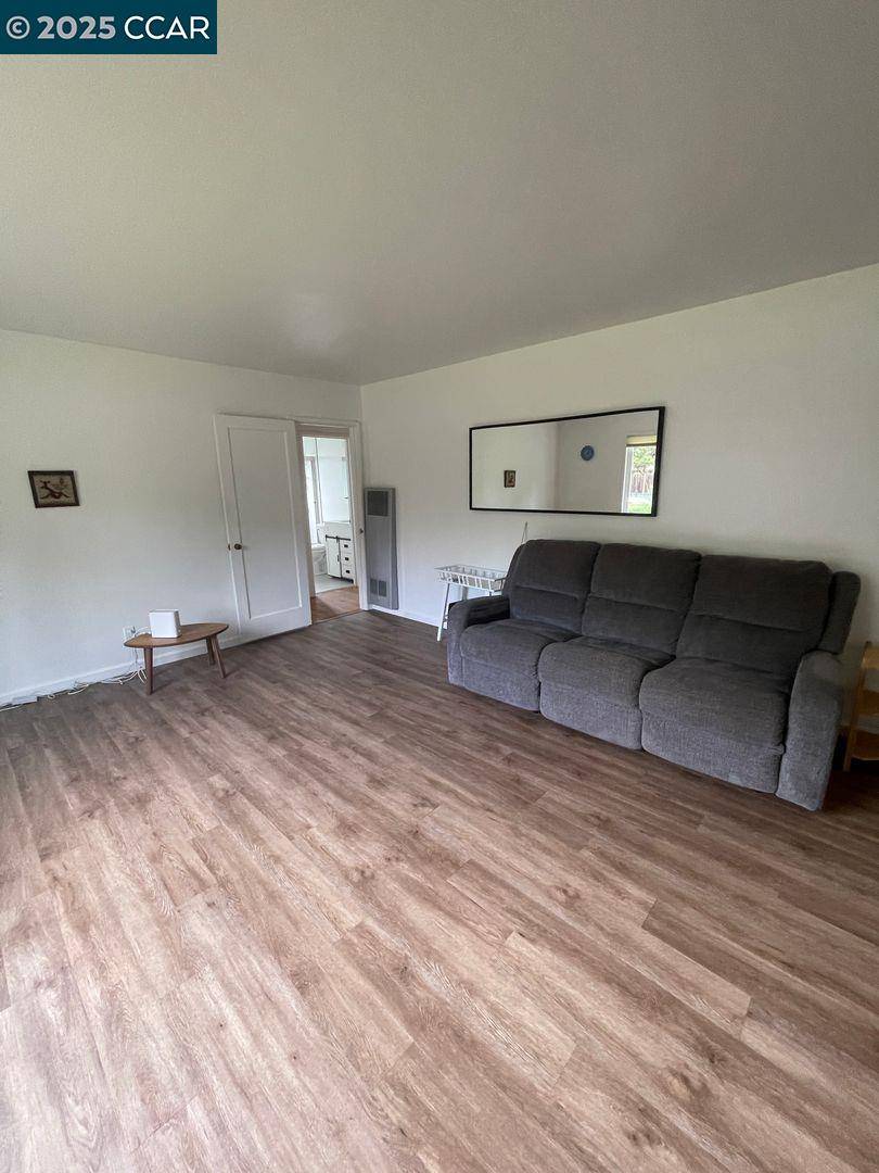 Lafayette, CA 94595,884 Juanita Dr