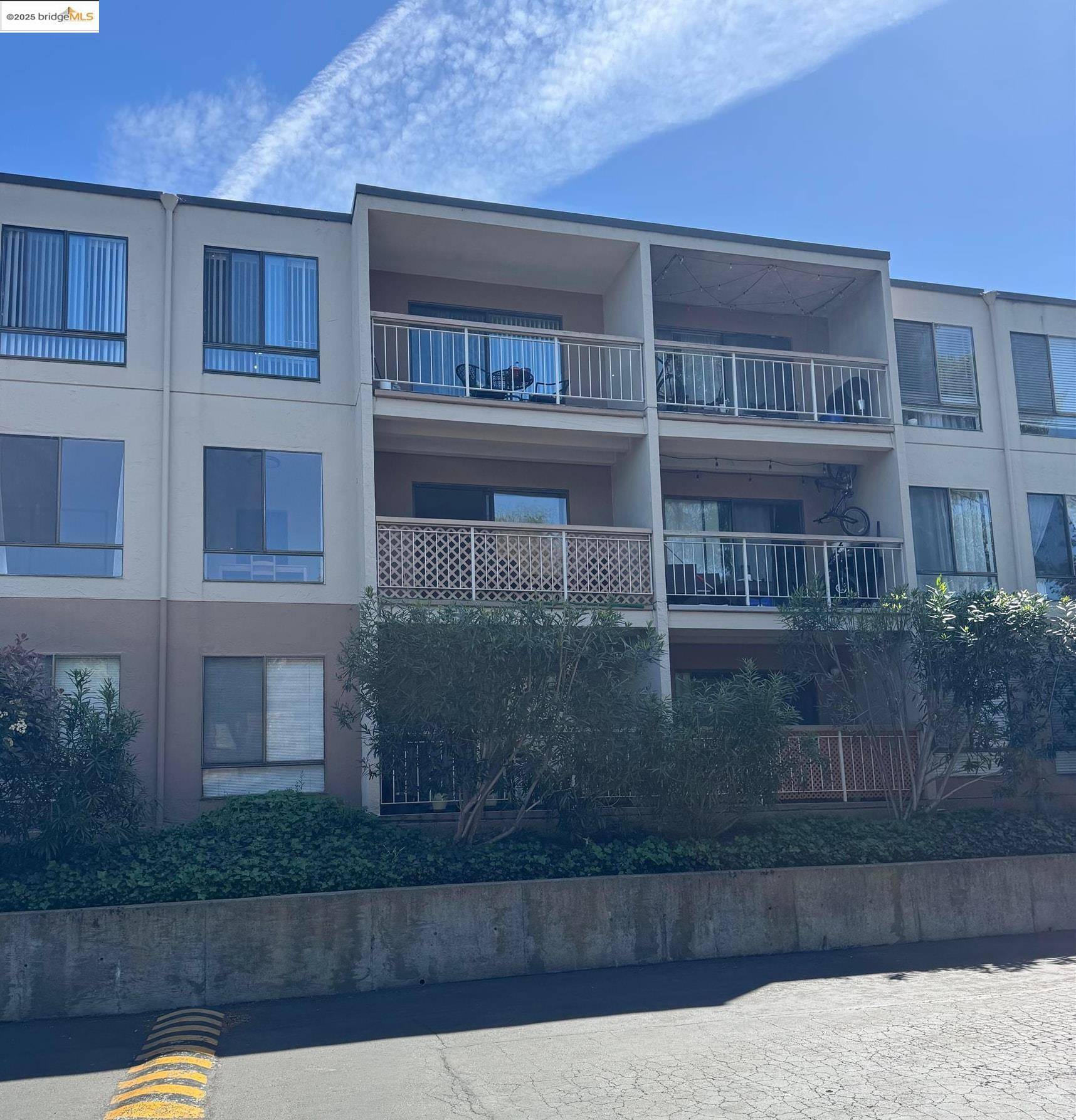 Walnut Creek, CA 94596,490 N Civic Dr 206