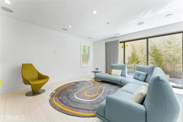 Irvine, CA 92602,125 Toretta