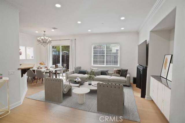 Chatsworth, CA 91311,21923 Cortina PL