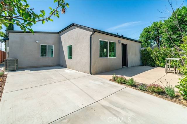 Burbank, CA 91506,1332 N Lincoln ST