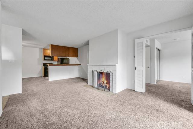 Tustin, CA 92780,17552 Vandenberg LN 8