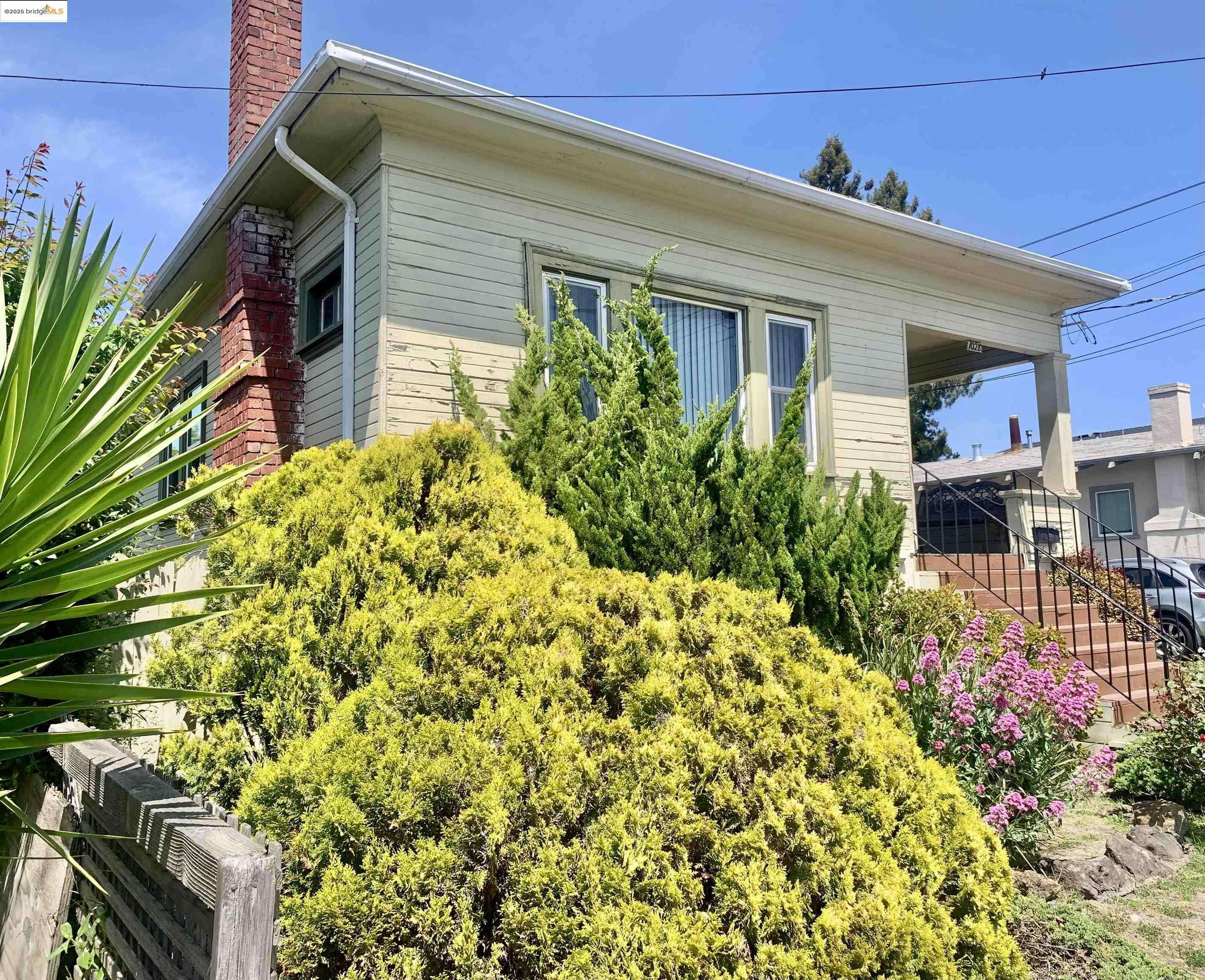 Oakland, CA 94608,1028 61St St