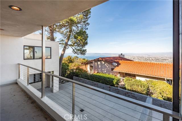 Rancho Palos Verdes, CA 90275,6085 Woodfern DR