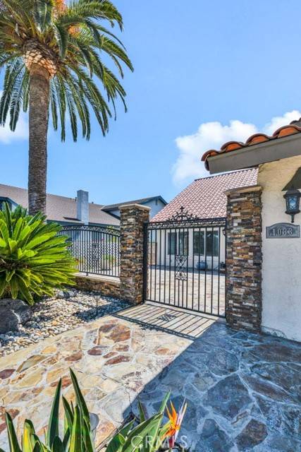 Costa Mesa, CA 92626,1033 Damascus CIR